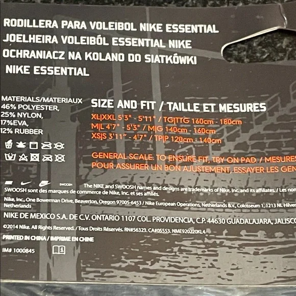 Nike Black Essential Volleyball Knee Pads - Picture 4 of 6